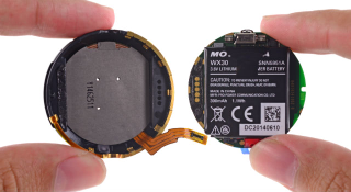 Illustration for article titled Moto 360 Teardown: Battery Not As Advertised